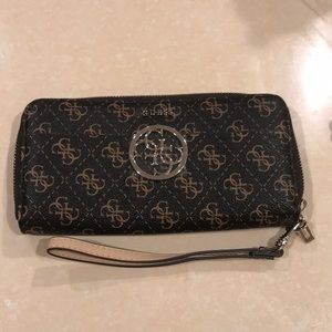 Guess Multi Card Slot Wallet